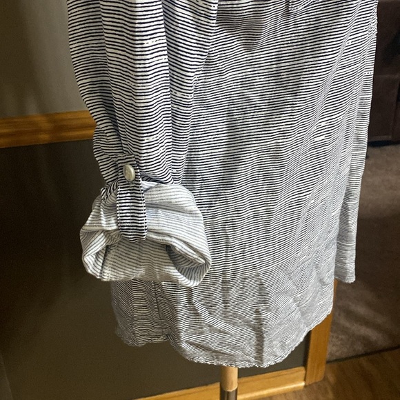 Splendid striped v neck top size small - Picture 5 of 7